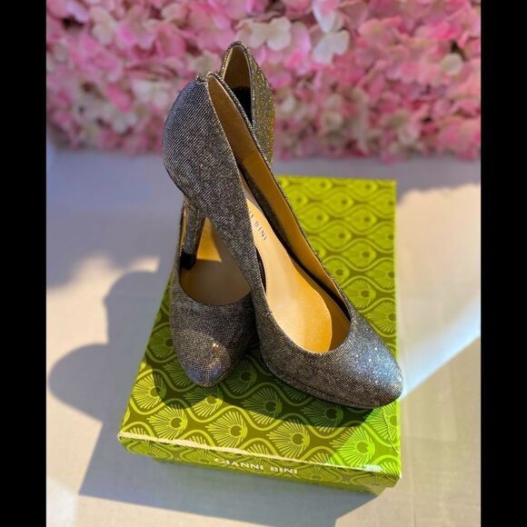 NEW!!! GIANNI BINI Pumps! - Picture 2 of 6